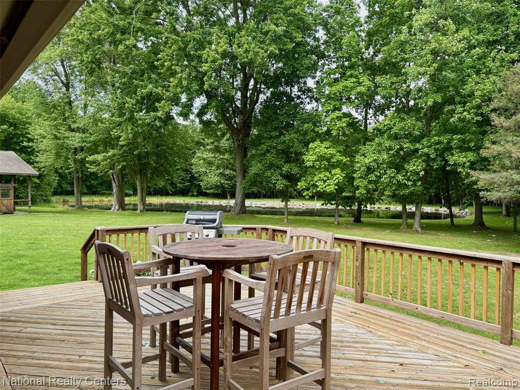 Howell, MI 48855,9247 SCHREPFER Road