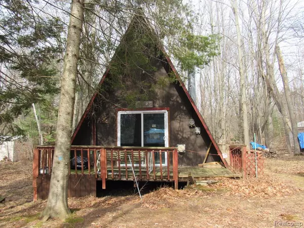 Lake, MI 48632,5892 WOODLAND Drive