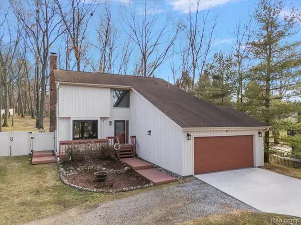 Clarkston, MI 48348,5621 SALLY Road