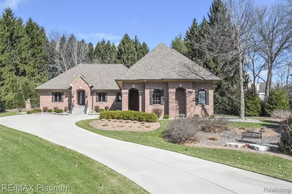 4525 MAPLETON Drive, Howell, MI 48843