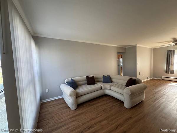 2817 W 13 Mile Road, Royal Oak, MI 48073