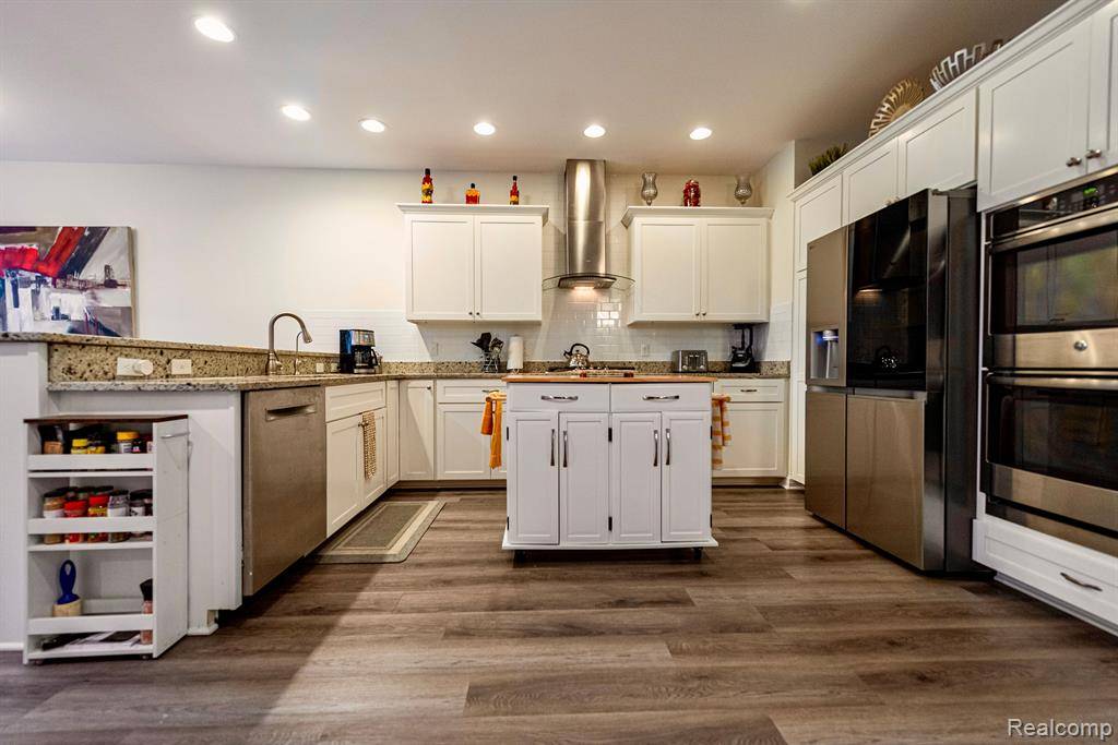 Rochester, MI 48306,4207 OAK ARBOR Court