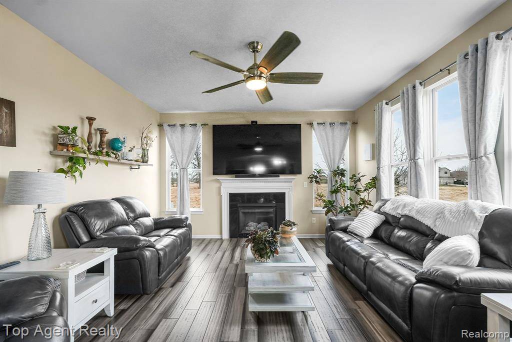 New Baltimore, MI 48047,53501 MARY ANN Lane