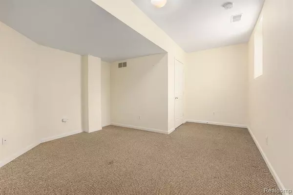 Ann Arbor, MI 48103,1740 S MAPLE Road