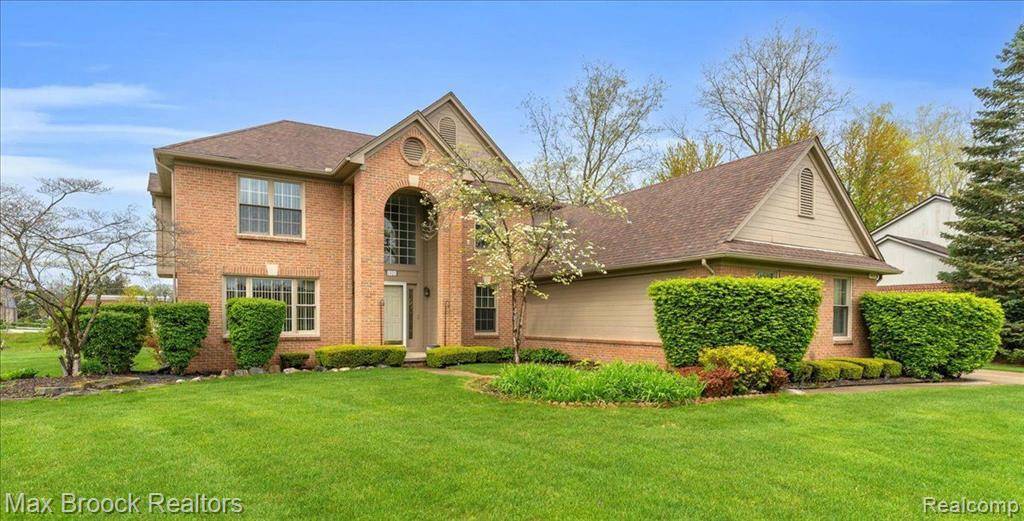 1021 OAK TREE Lane, Bloomfield Hills, MI 48304