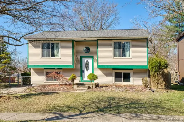 Lansing, MI 48910,4136 CHICKORY Lane