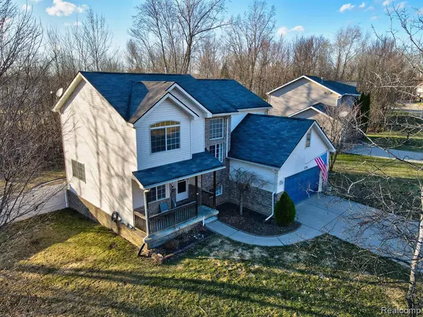 Grand Blanc, MI 48439,5124 HICKORY Trail