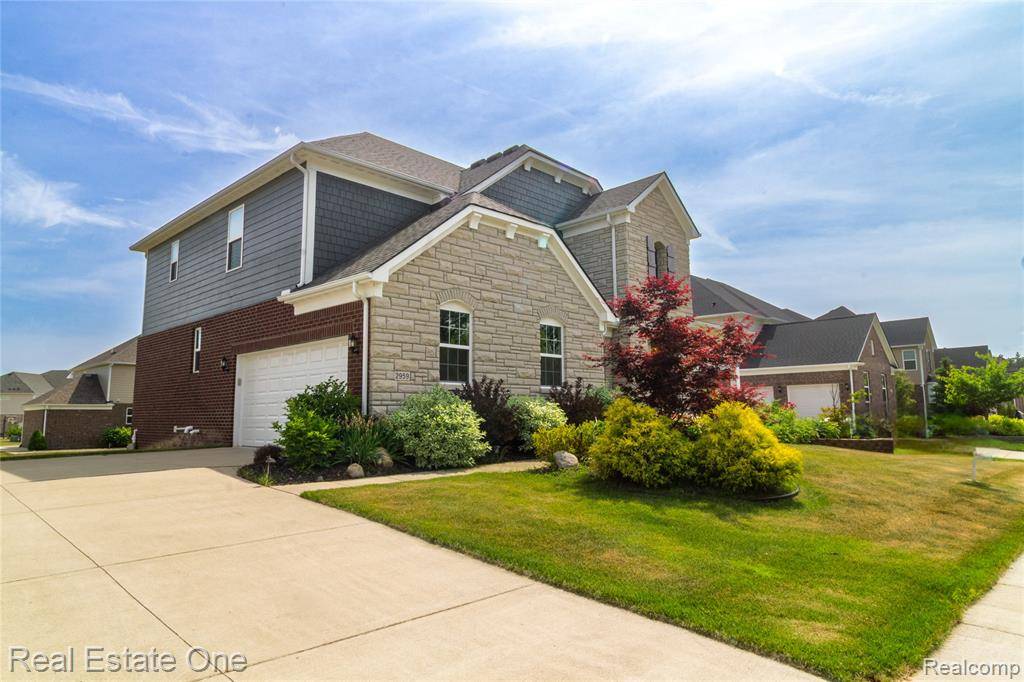 Walled Lake, MI 48390,2959 MONTGOMERY Circle