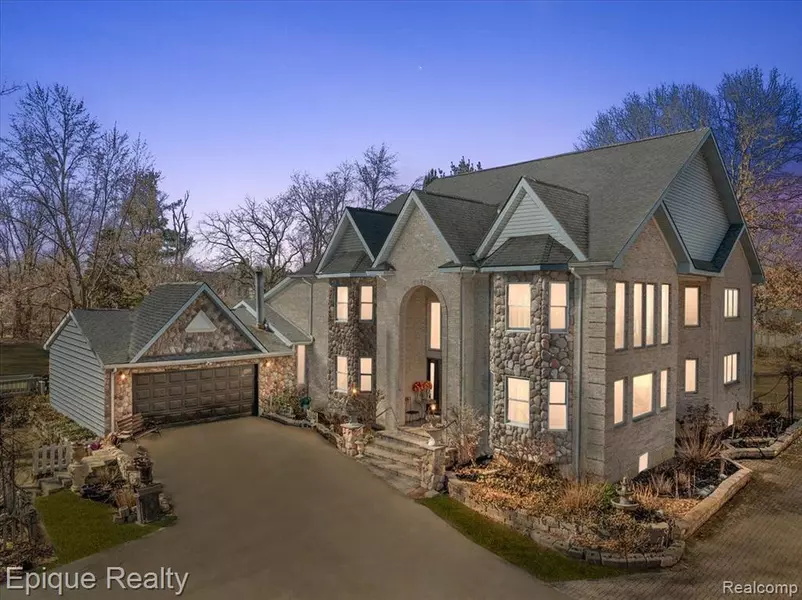 1270 John R Road, Rochester Hills, MI 48307