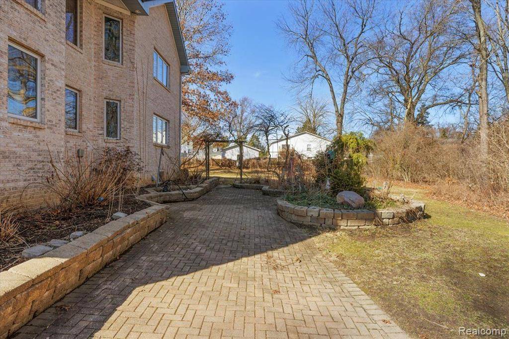 Rochester Hills, MI 48307,1270 John R Road