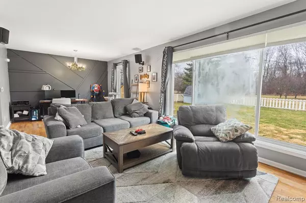 Grand Blanc, MI 48439,439 OLD BRIDGE Road