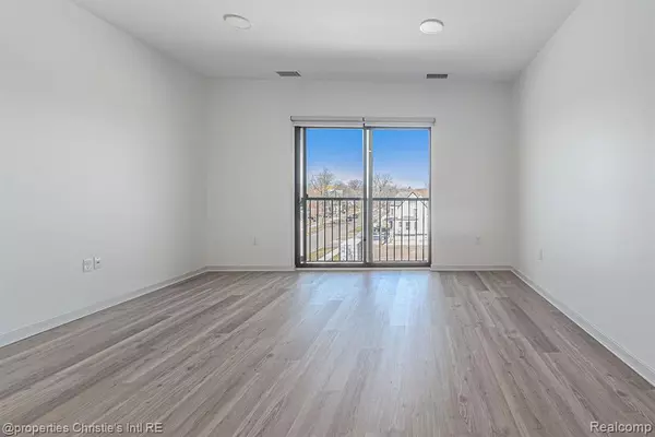Detroit, MI 48214,7410 KERCHEVAL Street