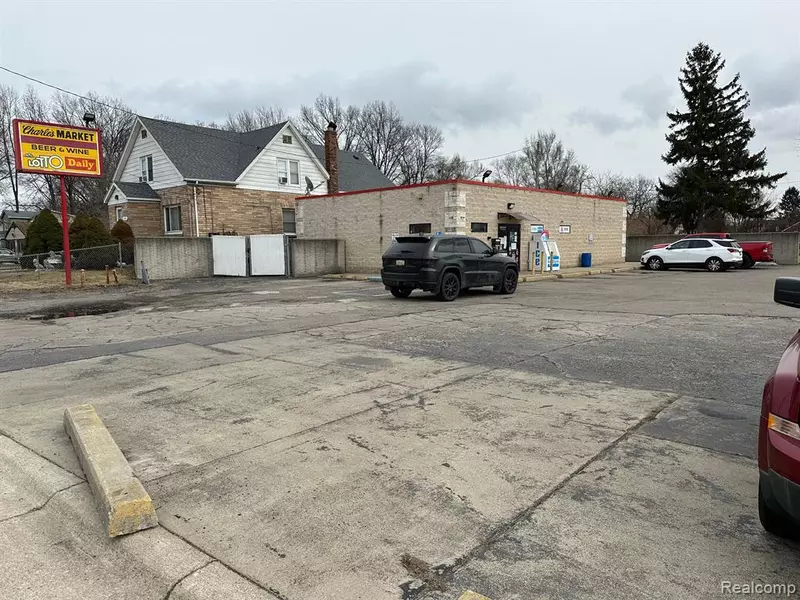 3116 E 9 MILE Road, Warren, MI 48091