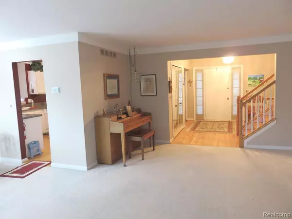 Sterling Heights, MI 48310,38336 FAIRFIELD Drive