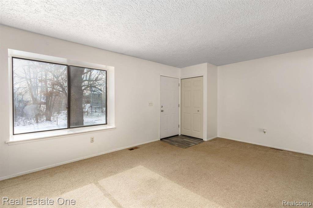White Lake, MI,223 SUMMIT Ridge