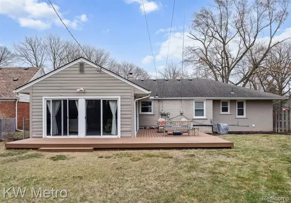 Royal Oak, MI 48073,1424 SMITH Avenue