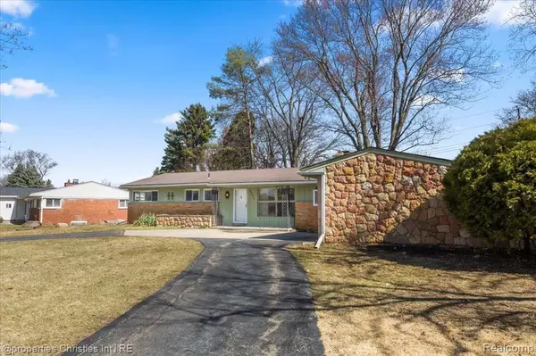 Farmington Hills, MI 48334,29680 GILCHREST st