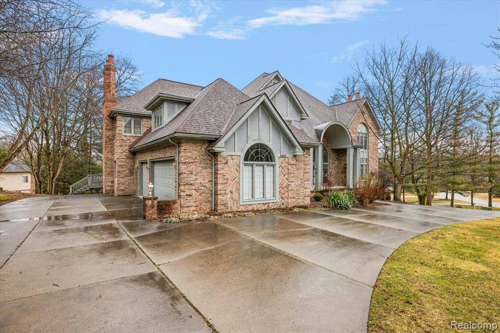 Rochester Hills, MI 48306,1632 Scenic Hollow Drive