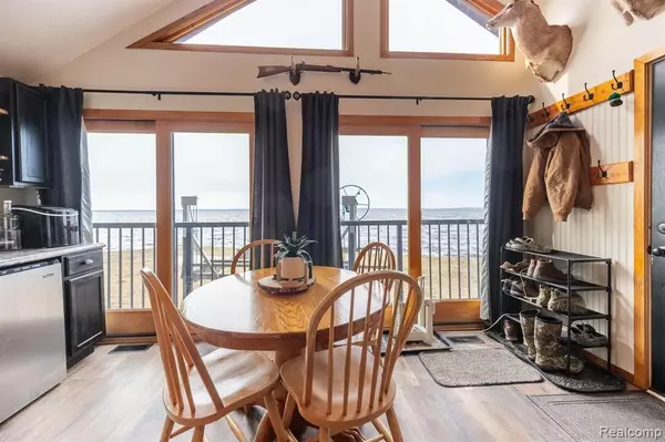 Houghton Lake, MI 48629,6899 E HOUGHTON LAKE Drive