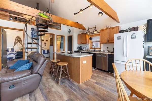 Houghton Lake, MI 48629,6899 E HOUGHTON LAKE Drive