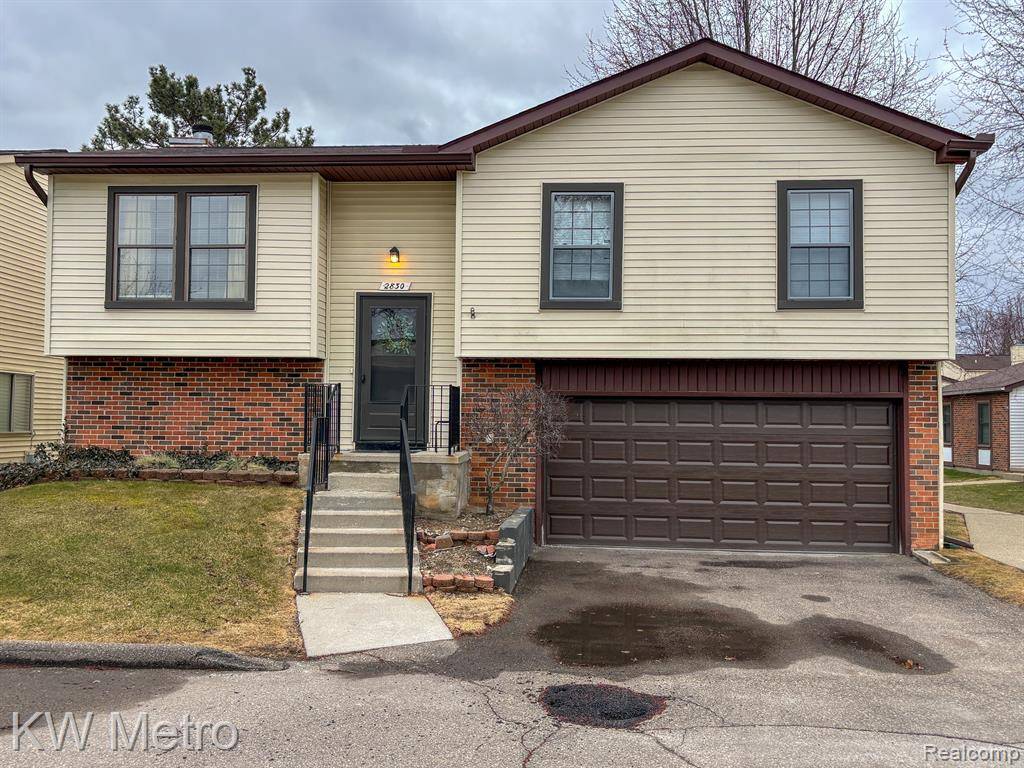 2830 ROUNDTREE Drive, Troy, MI 48083