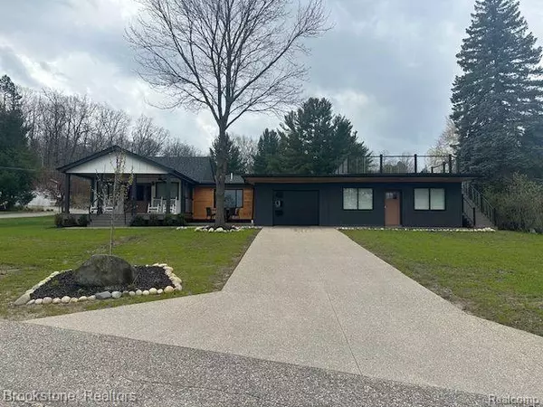 Roscommon, MI 48653,6245 W HIGGINS LAKE Drive
