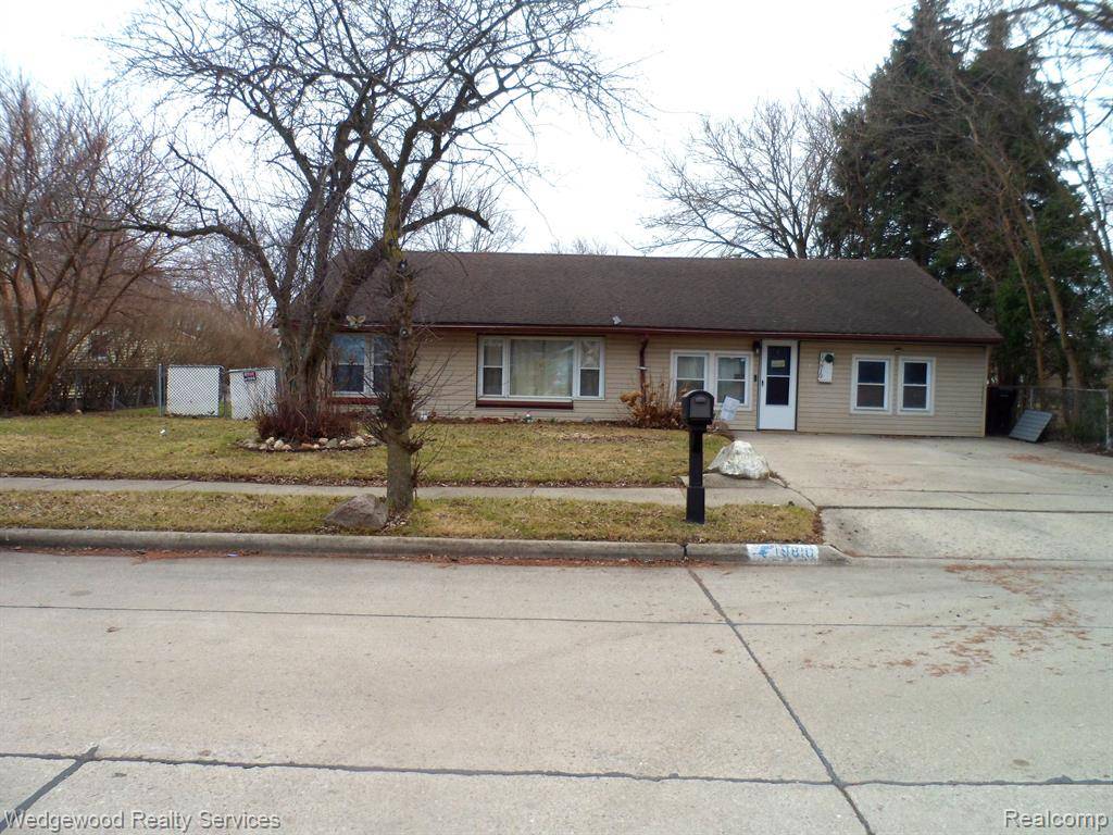 19810 LAKEWORTH Street, Roseville, MI 48066