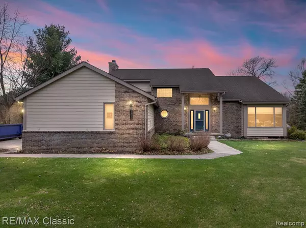 Clarkston, MI 48348,5850 MEADOWS Drive