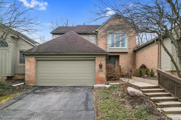 Farmington Hills, MI 48331,37446 LEGENDS TRAIL Drive