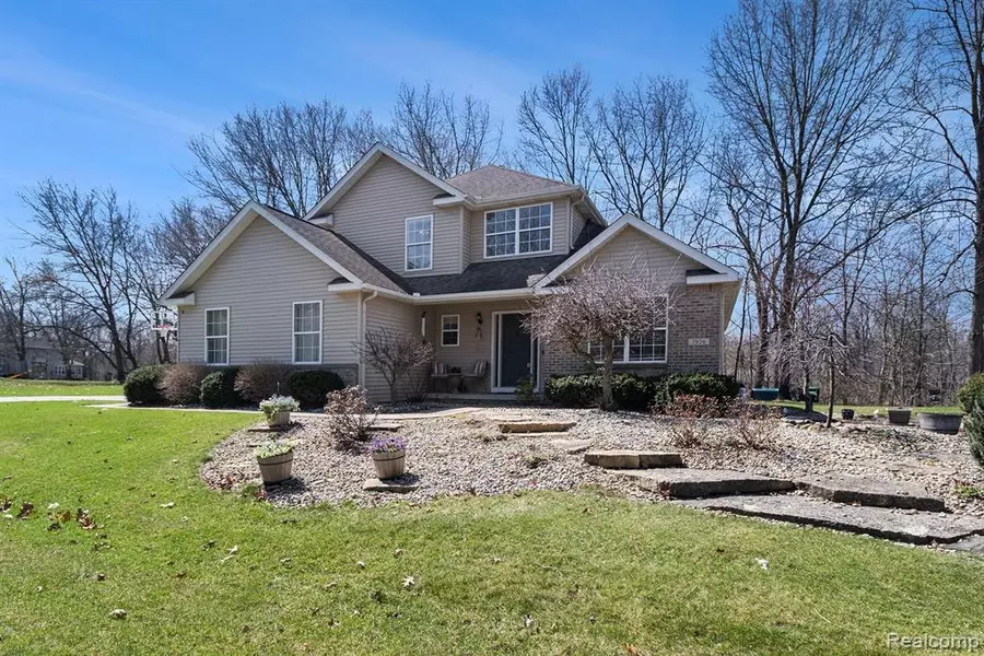 7926 FOREST CREEK, Whitmore Lake, MI 48189