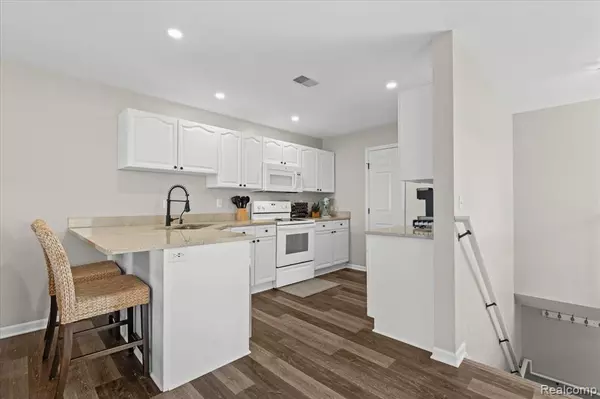 Dexter, MI 48130,273 VICTORIA Drive