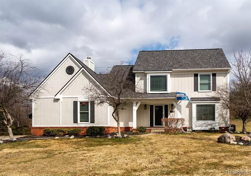 6775 CANTERBURY Lane, Clarkston, MI 48348