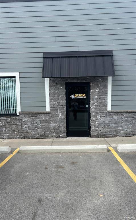 15 E BURDICK Street, Oxford, MI 48371
