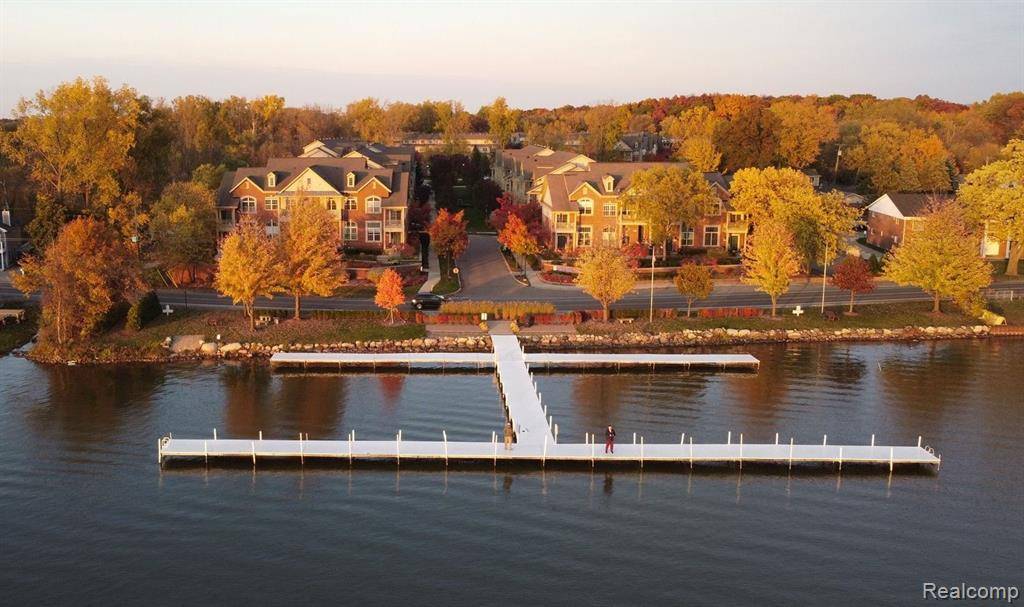 Walled Lake, MI 48390,445 VILLAGE Drive