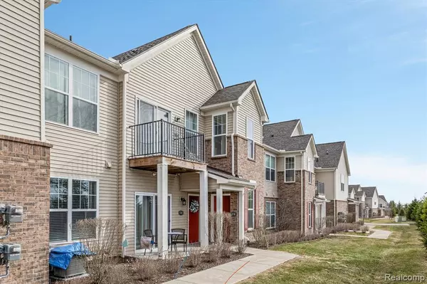 Howell, MI 48855,9788 RIDGE RUN Street