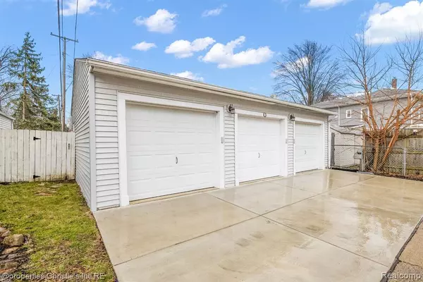 Mount Clemens, MI 48043,12 MADISON Avenue