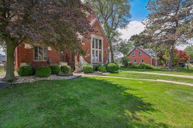 Saint Clair Shores, MI 48081,22546 ALEXANDER E Street