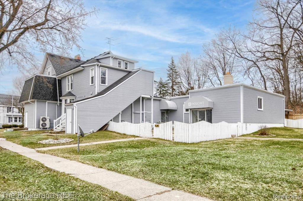 Fenton, MI 48430,700 S ADELAIDE Street