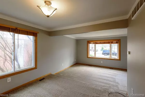 Canton, MI 48188,42340 OLD BRIDGE Road