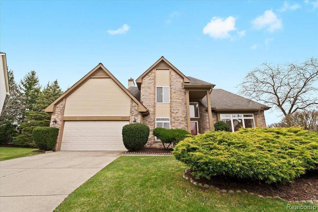 29212 CHELSEA Crossing, Farmington Hills, MI 48331