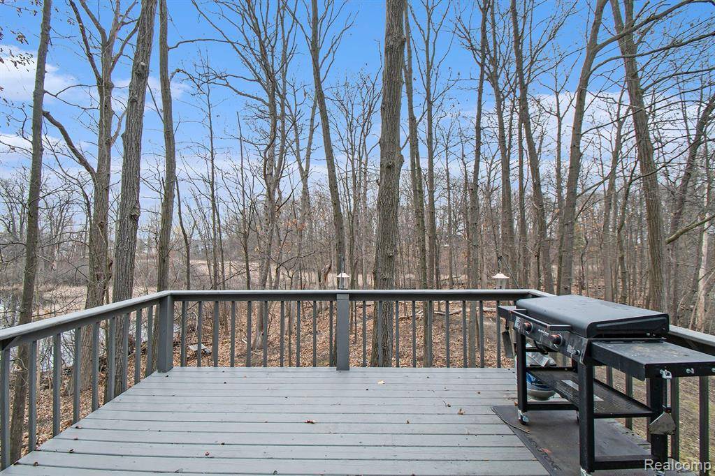 Fenton, MI 48430,2354 GOLDEN POND
