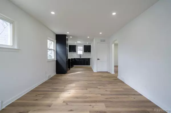 Oak Park, MI 48237,8770 LEROY Street