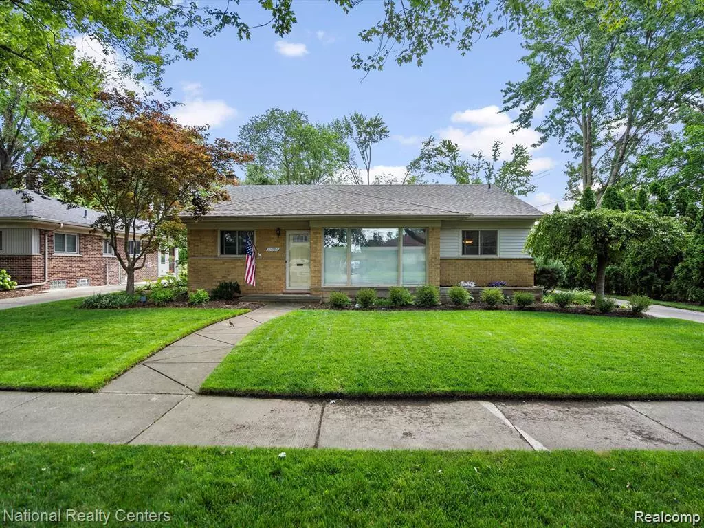 Beverly Hills, MI 48025,31062 W RUTLAND Street