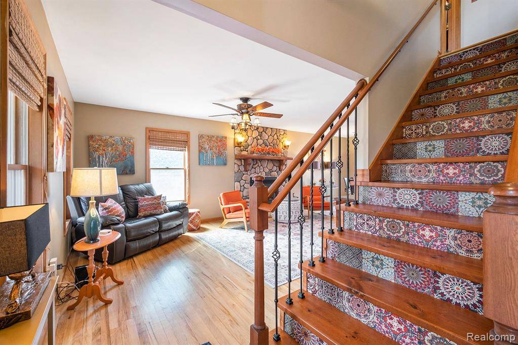 Fenton, MI 48430,6475 HARTLAND Road