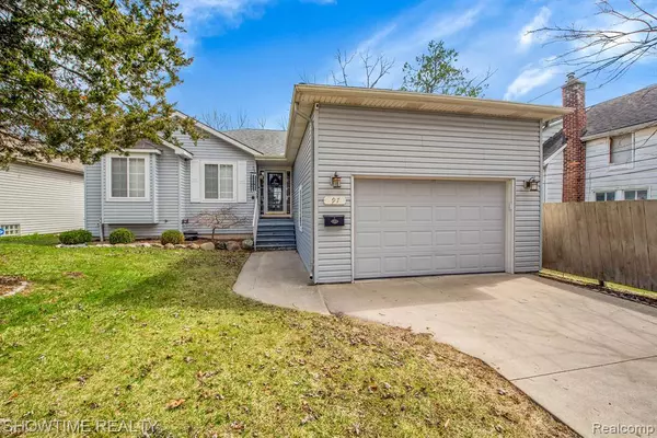 Mount Clemens, MI 48043,97 AVERY Street