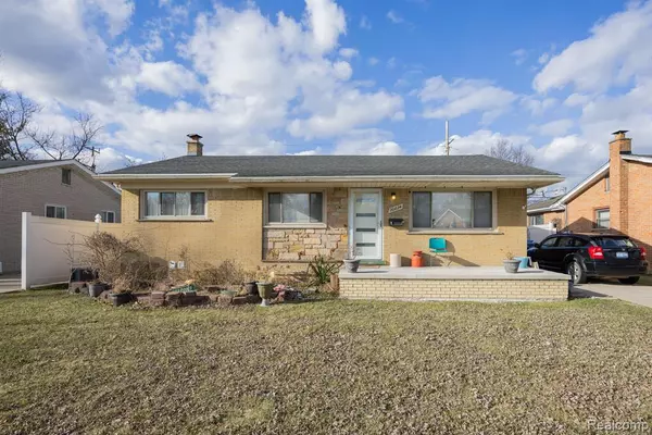 20824 FAIRVIEW Drive, Dearborn Heights, MI 48127