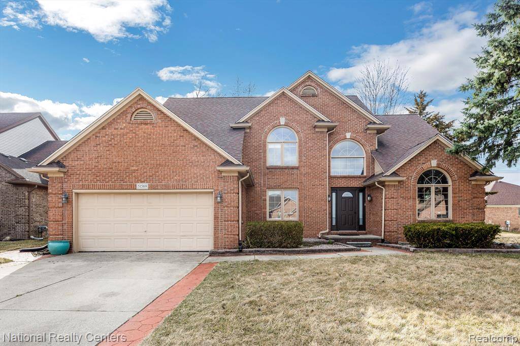Macomb, MI 48042,51569 PINEWOOD Drive