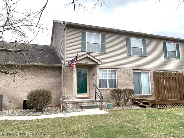1218 BAY CT, Holly, MI 48442