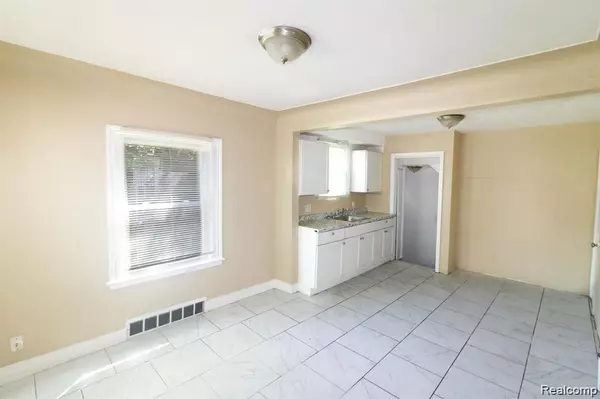 Detroit, MI 48213,12576 ELMDALE Street