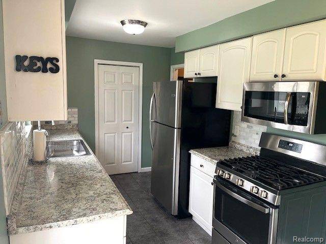 Warren, MI 48092,5601 ELMGROVE Avenue